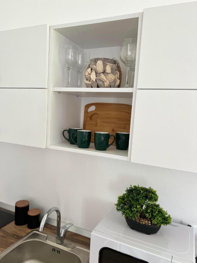 Apartament In Regim Hotelier King Medias Bagian luar foto